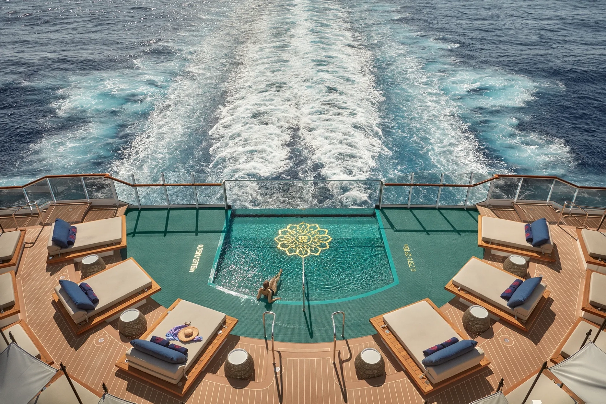 Astern Pool (1)